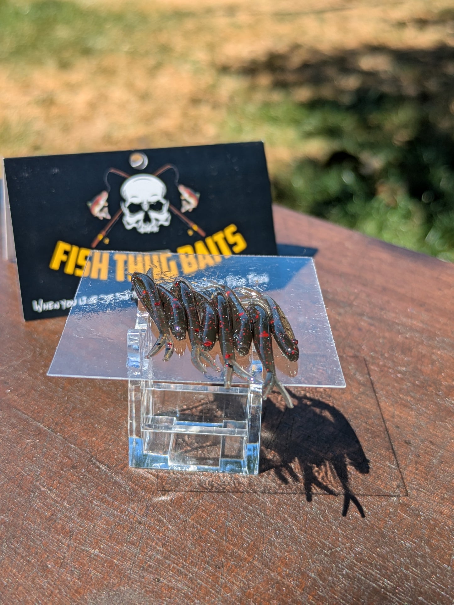 Fish Thugs - Smoke Red Flake (Medium)